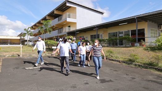 Meduca y Escuela Guillermo Endara, concretan estrategias para mejorar el plantel