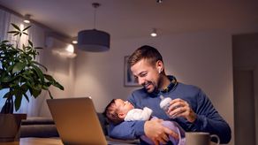 ¡Buena noticia! Aprueban extensión de fuero maternal a los padres. Conoce aquí los beneficios