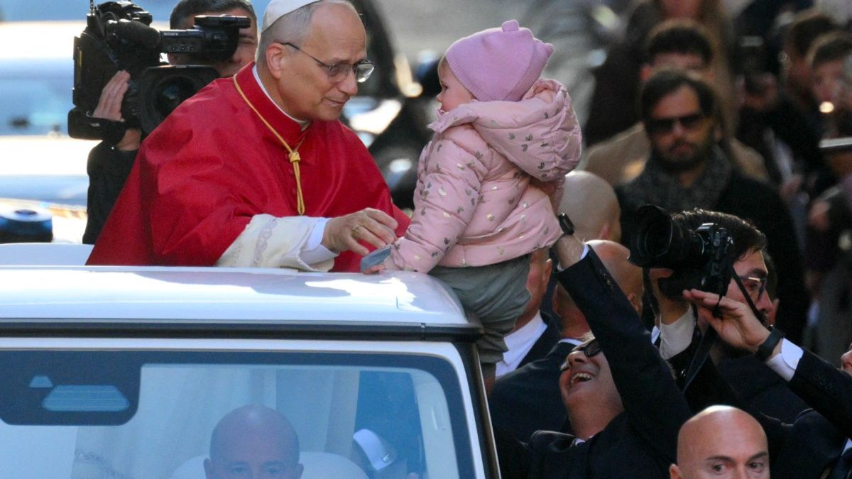 Papa: Oremos para que todos los niños del mundo puedan vivir en la paz
