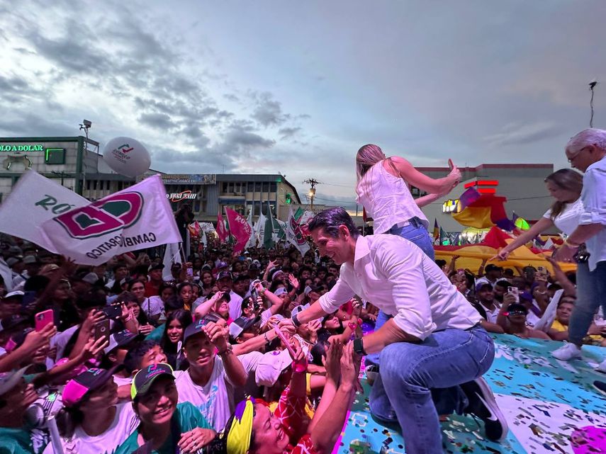 Rómulo Roux pide no botar el voto en cierre de campaña en Veraguas