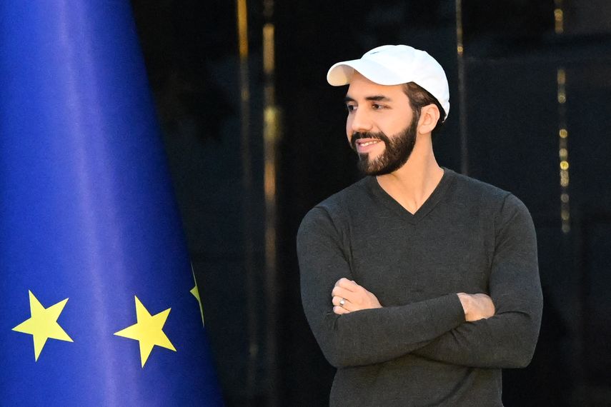 Nayib Bukele nombra a colombiano comisionado de DDHH