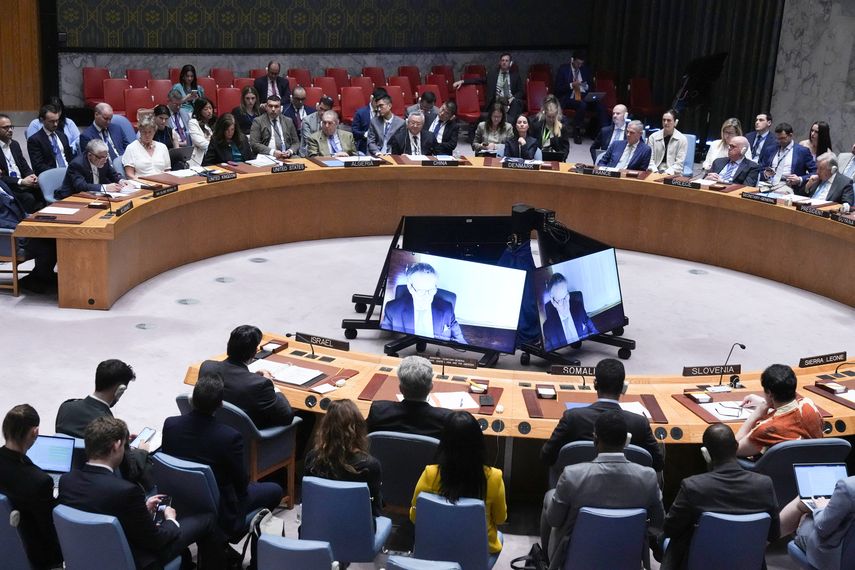 Irán amenazó este domingo las bases estadounidenses en Oriente Medio en respuesta a los bombardeos que, según Washington, han "devastado" el programa nuclear iraní, en el décimo día de guerra entre la República Islámica e Israel. Irán amenazó este domingo las bases estadounidenses en Oriente Medio en respuesta a los bombardeos que, según Washington, han "devastado" el programa nuclear iraní, en el décimo día de guerra entre la República Islámica e Israel.