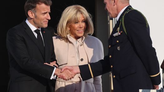 Macron contesta a Trump que no es elegante burlarse de su matrimonio con Brigitte