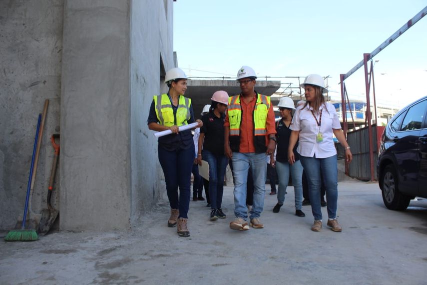 Construcción de policentro San Isidro, en un 60% de avance