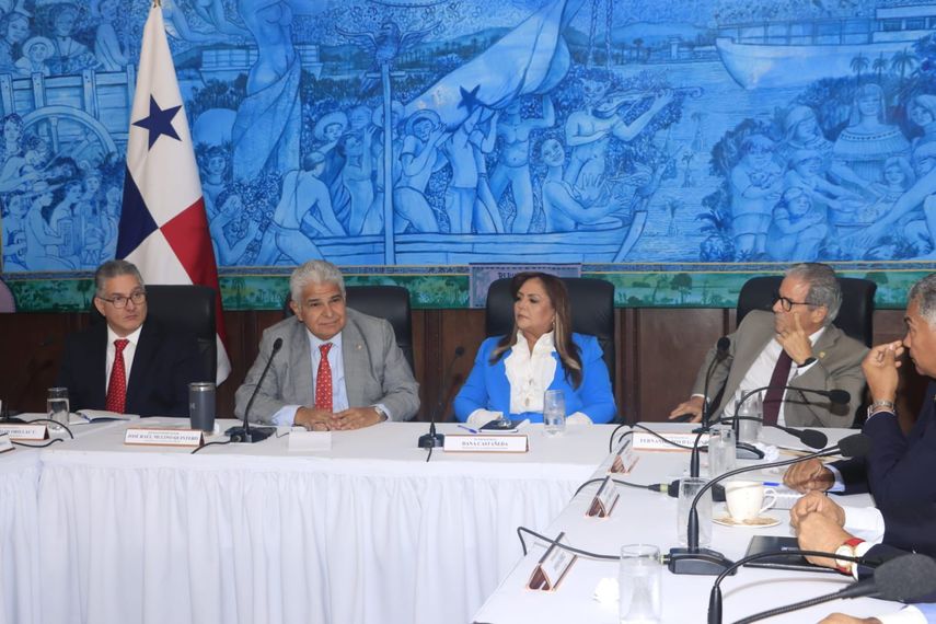 Presidente Mulino se reúne con jefes de bancadas de la Asamblea Nacional