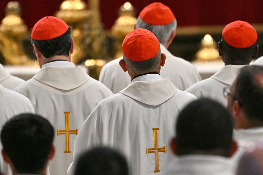 El Vaticano acelera los trabajos para preparar la Capilla Sixtina antes del cónclave