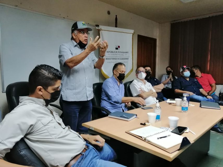 Gobierno congelará precio de combustible a transportistas