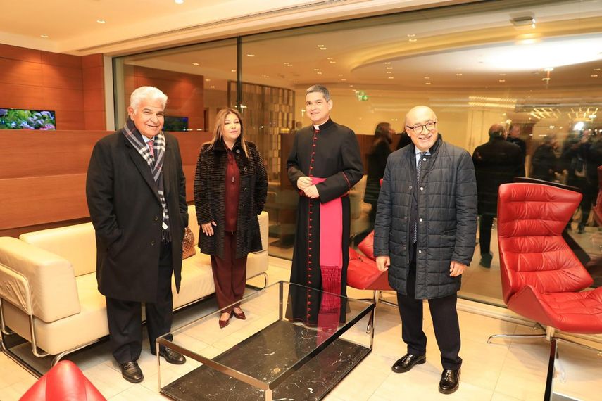 Mulino llega a Italia para reunirse con el presidente Mattarella y el papa Francisco