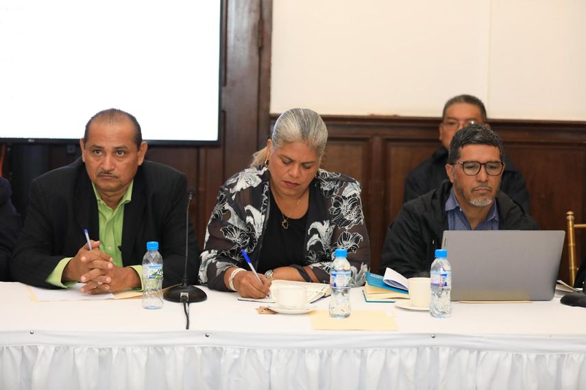 Dos nuevas propuestas fueron escuchadas este miércoles en la mesa de consultas sobre el programa de Invalidez, Vejez y Muerte (IVM), que ha sido instalada por el presidente de la República, José Raúl Mulino, para resolver la crisis del programa de pensiones de CSS. Dos nuevas propuestas fueron escuchadas este miércoles en la mesa de consultas sobre el programa de Invalidez, Vejez y Muerte (IVM), que ha sido instalada por el presidente de la República, José Raúl Mulino, para resolver la crisis del programa de pensiones de CSS.