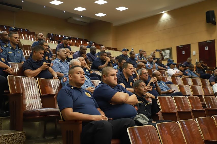 De acuerdo con el texto aprobado, solamente se utilizará hasta el 20 % de los interés ganados del fideicomiso para los bomberos. De acuerdo con el texto aprobado, solamente se utilizará hasta el 20 % de los interés ganados del fideicomiso para los bomberos.