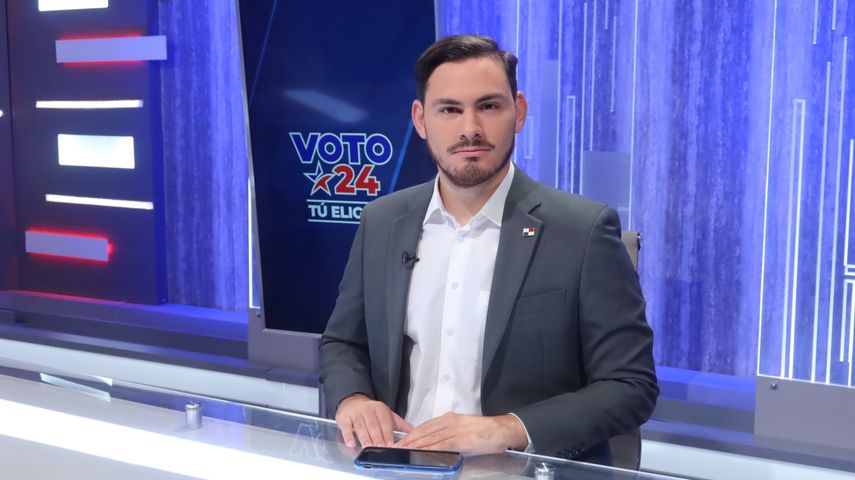 Juan Diego Vásquez advierte sobre influencia emocional en elecciones venideras