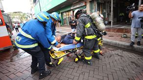 Realizan simulacro de incendio en la Peatonal. Autoridades se preparan para emergencias