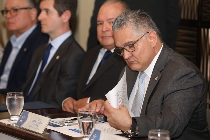 Gobierno recibe propuestas en licitación para mejoras de la Panamericana Oeste