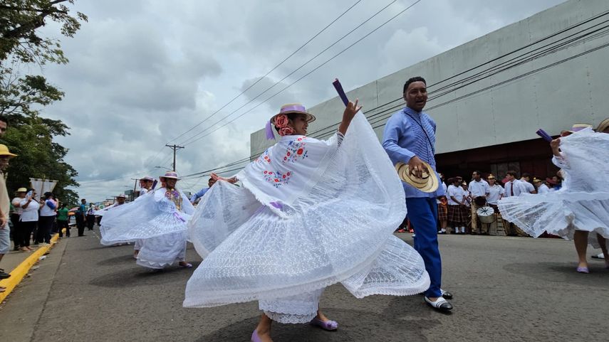 Delegación folclórica del Instituto Profesional y Técnico (IPT) de La Chorrera. Delegación folclórica del Instituto Profesional y Técnico (IPT) de La Chorrera.