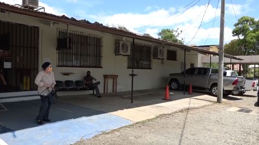 En reiteradas ocasiones los comerciantes de Dolega han denunciado el problema, pero no se recibe una respuesta concreta por parte de la empresa encargada de suministrar el servicio de energía eléctrica.