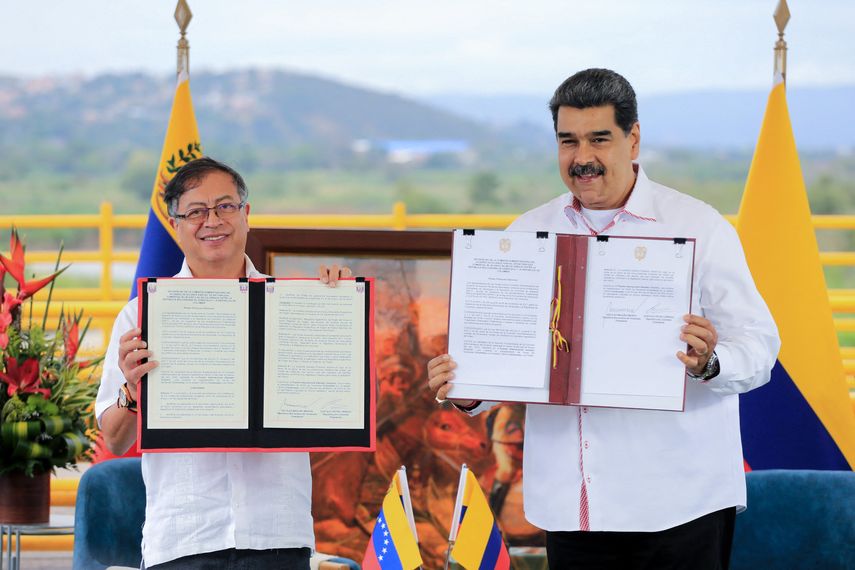 El presidente de Venezuela, Nicolás Maduro, recibió este martes a su homólogo de Colombia, Gustavo Petro, en el palacio presidencial de Miraflores, en Caracas. El presidente de Venezuela, Nicolás Maduro, recibió este martes a su homólogo de Colombia, Gustavo Petro, en el palacio presidencial de Miraflores, en Caracas.