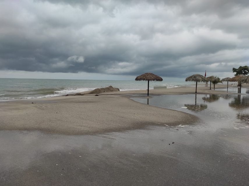 SINAPROC advierte aviso de vigilancia por oleajes en el Caribe