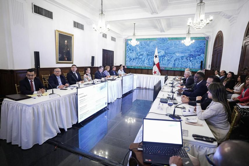 Tercera reunión de transición continuó en el Ministerio de la Presidencia