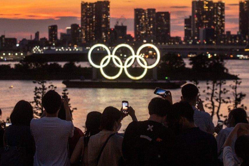 Asistirán al desfile de los deportistas de las 206 delegaciones presentes en Tokio-2020 y al tradicional encendido del pebetero. AFP