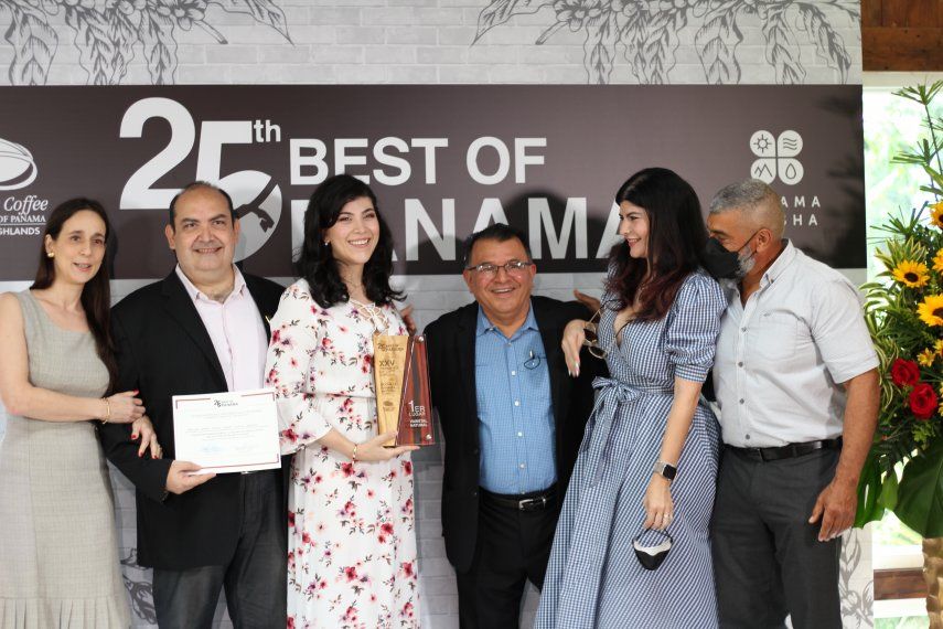 En la categoría Varietal Natural, el primer lugar fue para el lote Mama Cata Mokkita Natural de la Familia Garrido.