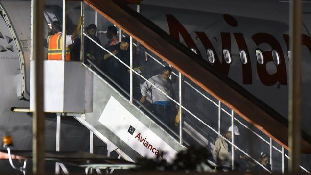Solís califica de logro para Costa Rica primer traslado de migrantes cubanos