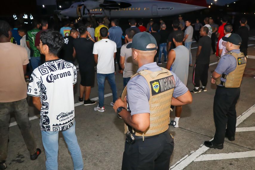 Panamá deporta a 40 migrantes colombianos con estatus irregular