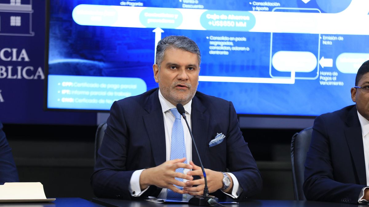 Andrés Farrugia, gerente general de la Caja de Ahorros.