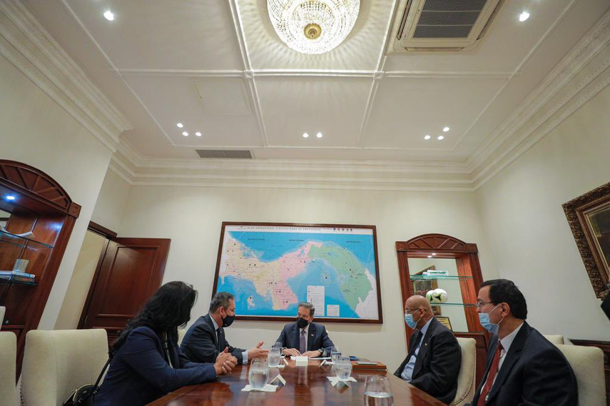 Reunión con representantes del Banco Interamericano de Desarrollo (BID), en la Presidencia de la República de Panamá en el 2021
