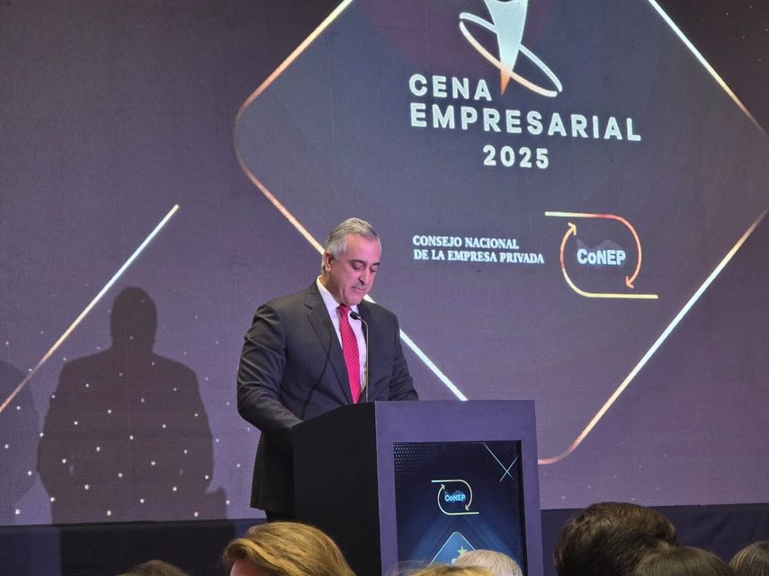 Gabriel Diez: Salario mínimo debe ser sostenible para familias y empresas