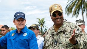 Jefe del Comando Sur de EE.UU. visita Panamá para observar ejercicios conjuntos