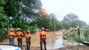 Sinaproc declara alerta roja en seis provincias por lluvias intensas y riesgo de inundaciones