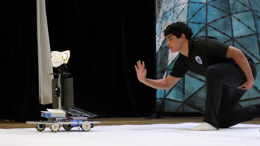 Cinco estudiantes representarán a Panamá en torneo internacional de robótica Cinco estudiantes representarán a Panamá en torneo internacional de robótica