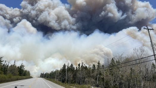 Canadá: más de 10.000 personas evacuadas por incendios