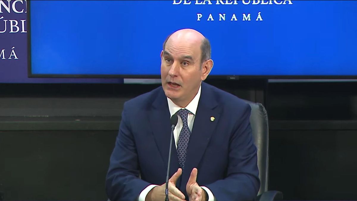 El ministro de Economía, Felipe Chapman, anunció las acciones que adoptará el Gobierno.