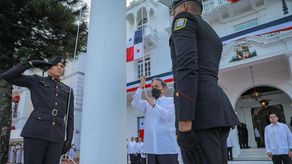 Presidente Cortizo enarboló la bandera de Panamá este 3 de noviembre
