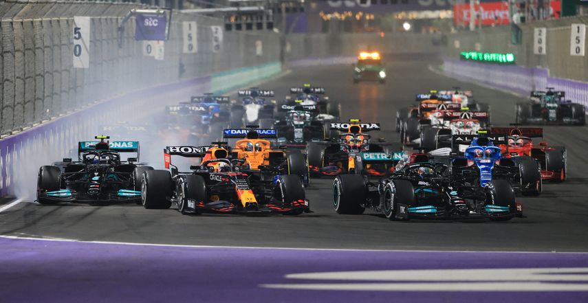 Lewis Hamilton y Max Verstappen empatados para final de F1