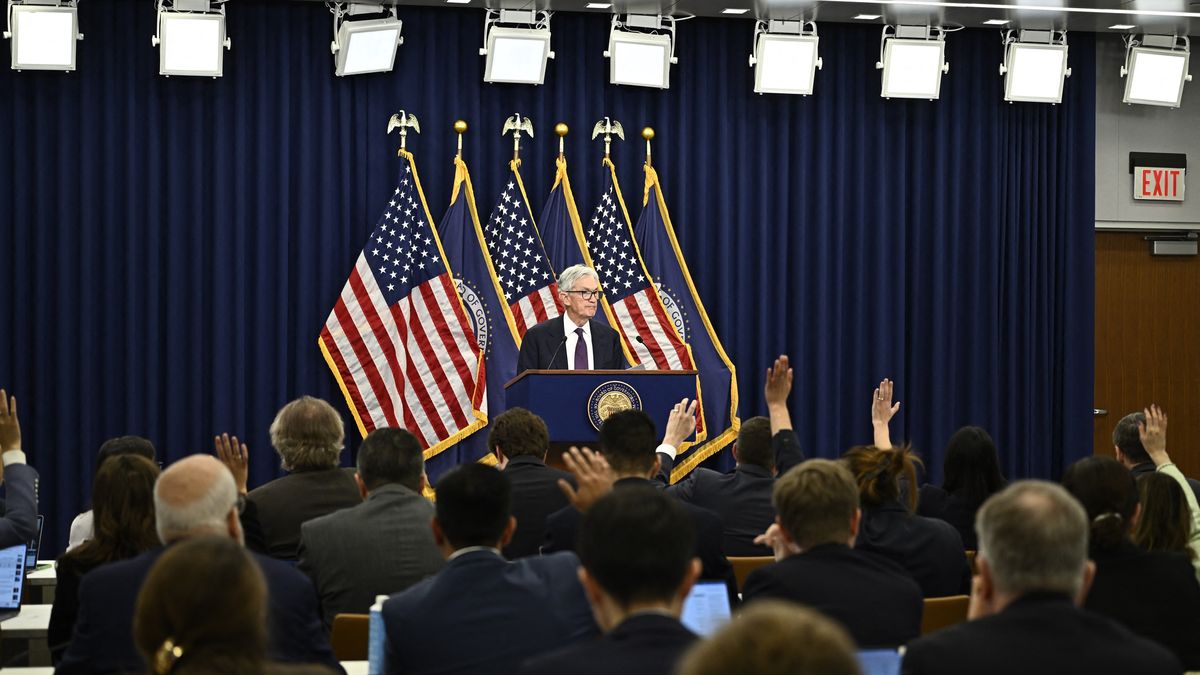 La Reserva Federal de Estados Unidos (Fed) mantuvo este miércoles sin cambios sus tasas de interés, en una reunión que probablemente haya sido la última de política monetaria encabezada por Jerome Powell como presidente del banco central. La Reserva Federal de Estados Unidos (Fed) mantuvo este miércoles sin cambios sus tasas de interés, en una reunión que probablemente haya sido la última de política monetaria encabezada por Jerome Powell como presidente del banco central.