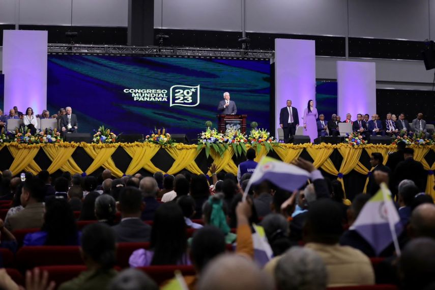 Este evento reúne a más de 15 mil congresistas en Panamá, nacionales e internacionales y es presidido por el Reverendo José A. Soto. Este evento reúne a más de 15 mil congresistas en Panamá, nacionales e internacionales y es presidido por el Reverendo José A. Soto.