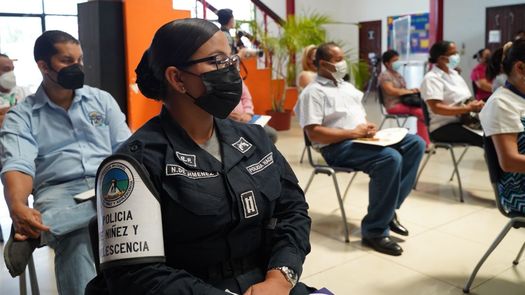 Autoridades presentan guías para la niñez en riesgo social