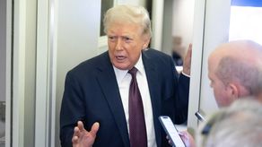 Trump afirma que tiene derecho absoluto de imponer aranceles de otra forma