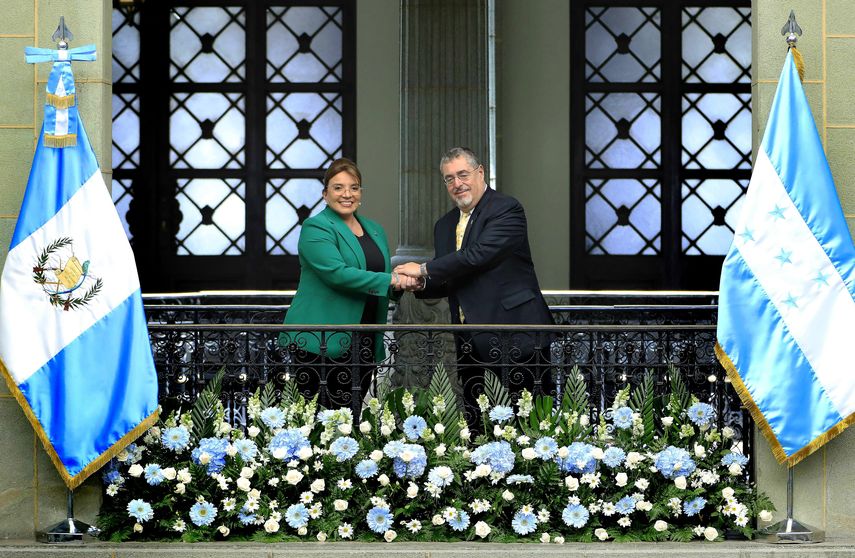 Presidentes de Guatemala y Honduras se reúnen por temas fronterizos