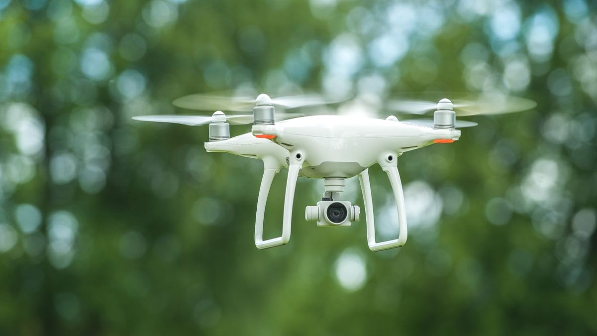 Aeronáutica Civil prohíbe vuelo de drones en zonas de desfiles patrios