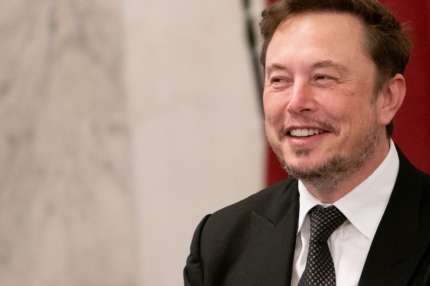 Elon Musk elimina los titulares de prensa compartidos en X