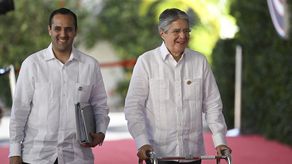 Canciller de Ecuador renuncia en medio de crisis política