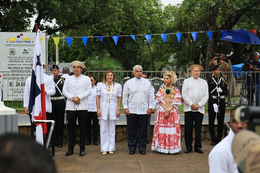 Mulino participa de actos del 10 de noviembre en La Villa de Los Santos