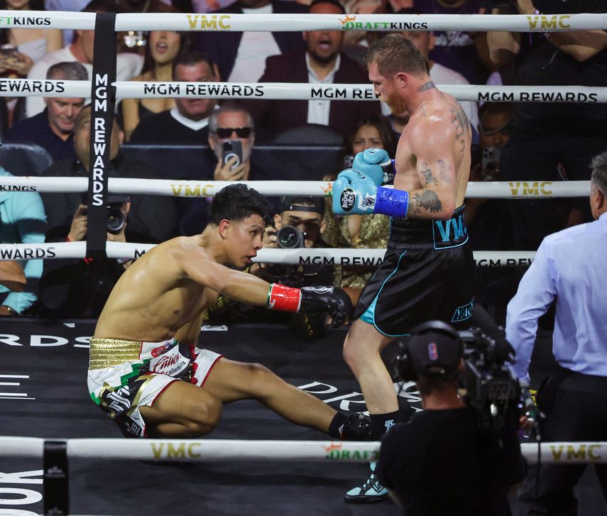 'Canelo' Álvarez vence a Munguía en el duelo de mexicanos 'Canelo' Álvarez vence a Munguía en el duelo de mexicanos