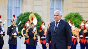 Mulino inicia en Francia su ofensiva para retirar a Panamá de listas de paraísos fiscales