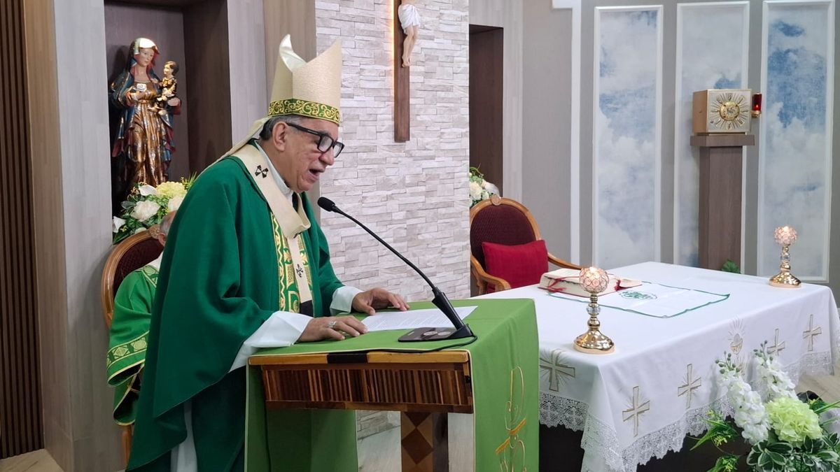 La Iglesia católica de Panamá inició una evaluación de su actuación ante los casos de abuso a menores ocurridos en los últimos 25 años, a través de una comisión independiente auspiciada por las universidades de Notre Dame (Estados Unidos) y de Villanueva (España), afirmó este domingo el arzobispo Metropolitano, José Domingo Ulloa. La Iglesia católica de Panamá inició una evaluación de su actuación ante los casos de abuso a menores ocurridos en los últimos 25 años, a través de una comisión independiente auspiciada por las universidades de Notre Dame (Estados Unidos) y de Villanueva (España), afirmó este domingo el arzobispo Metropolitano, José Domingo Ulloa.