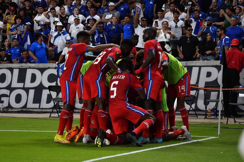 La Selección de Panamá se planta como la número 41 del mundo, escalando tres puestos, con relación a la posición 44 que ocupó en el pasado octubre. La Selección de Panamá se planta como la número 41 del mundo, escalando tres puestos, con relación a la posición 44 que ocupó en el pasado octubre. 