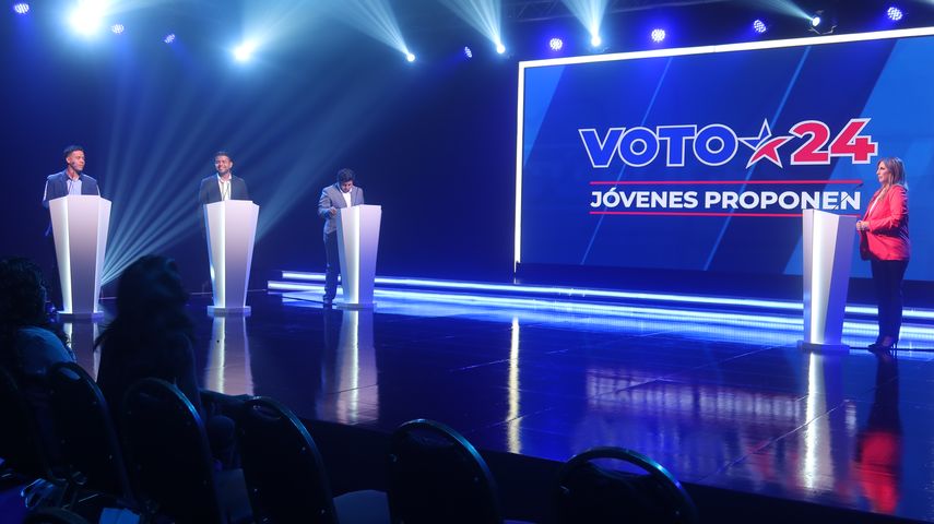 ECO TV escucha propuestas de jóvenes en Conversatorio